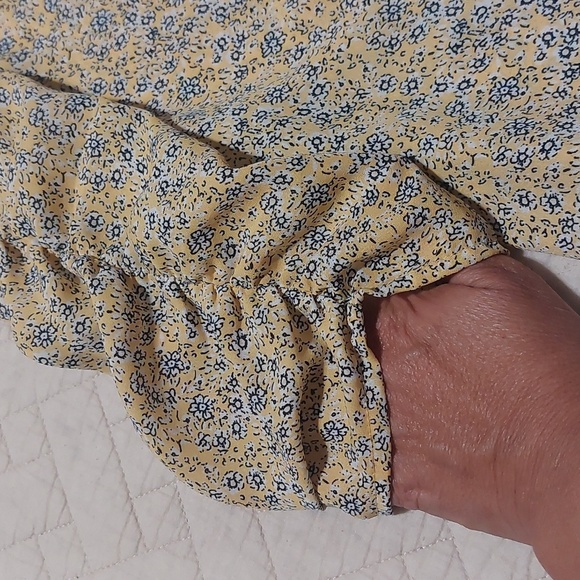 Max Studio Floral Print Top - Yellow and Blue - Picture 5 of 9